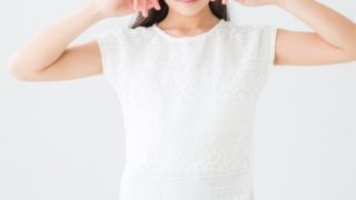 騒音に悩む女性