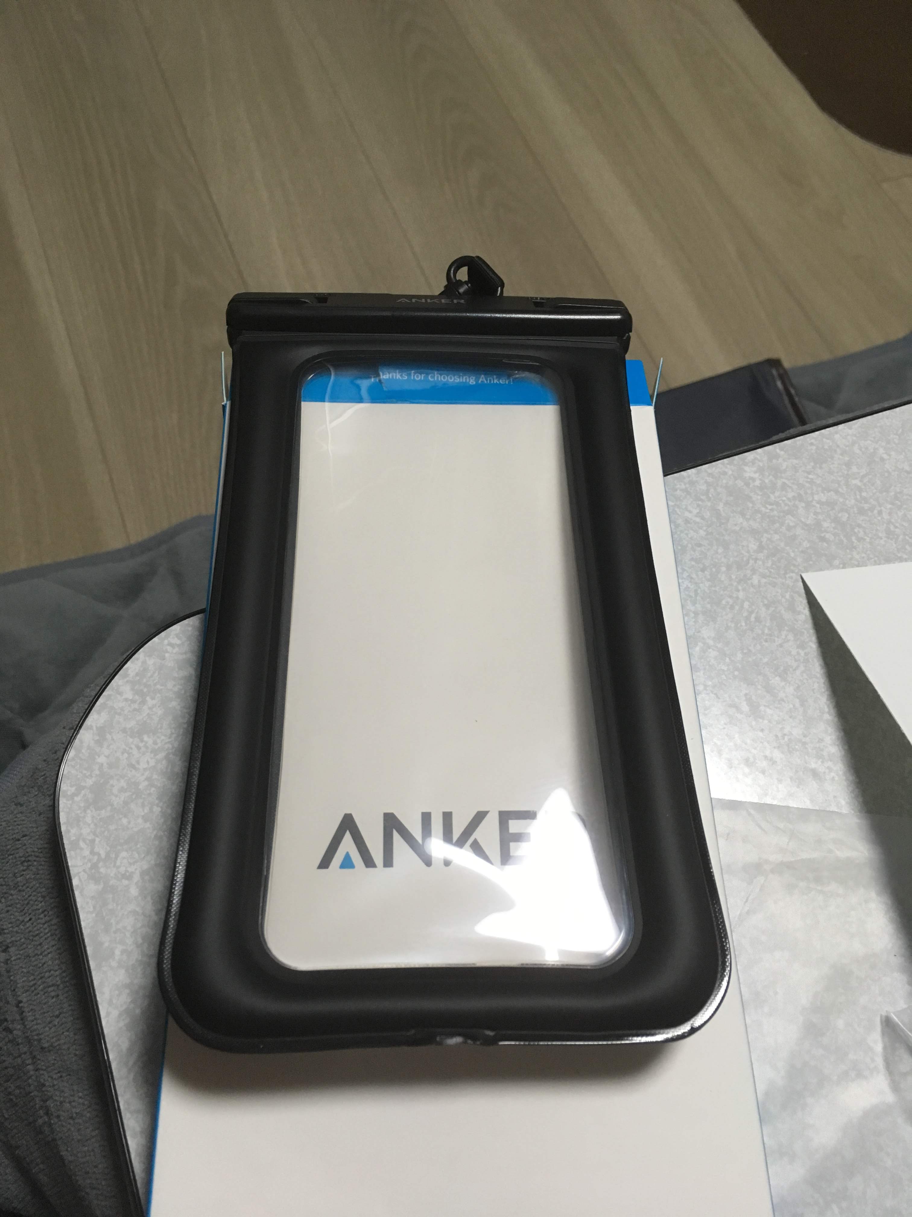 AnkerのiPhone用完全防水ケース