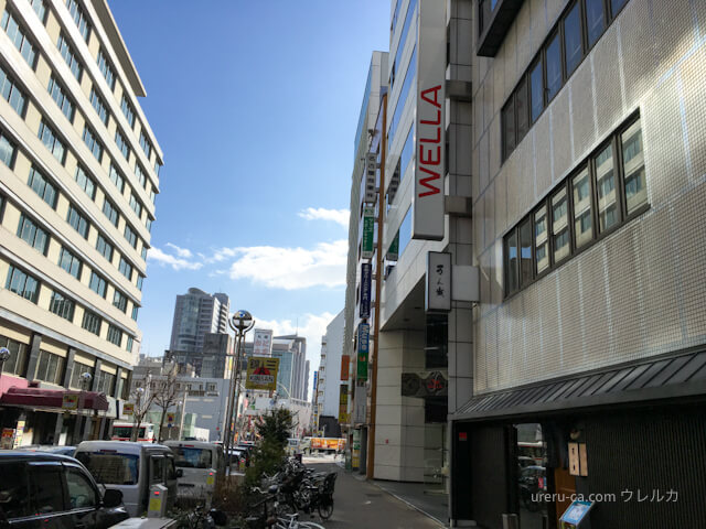 名古屋国際ホテルを過ぎて左折するとゴリラクリニックが入っているビルが見える